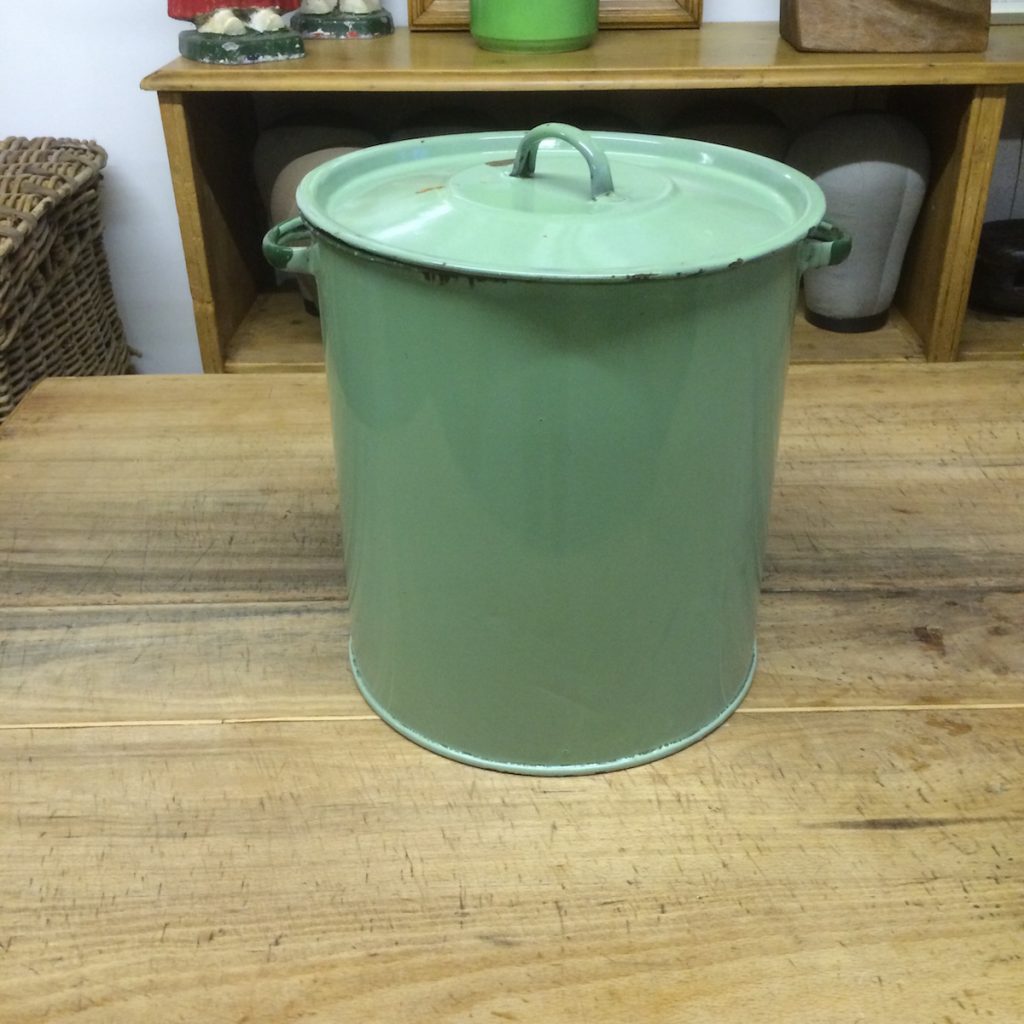 Enamel bread bin